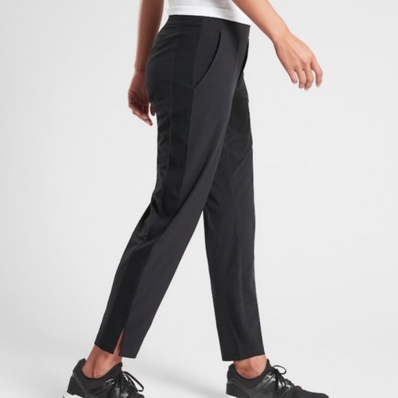 Athleta Pants - ATHLETA Brooklyn Ankle 4 Pocket Lightweight Black Pant, sz 2